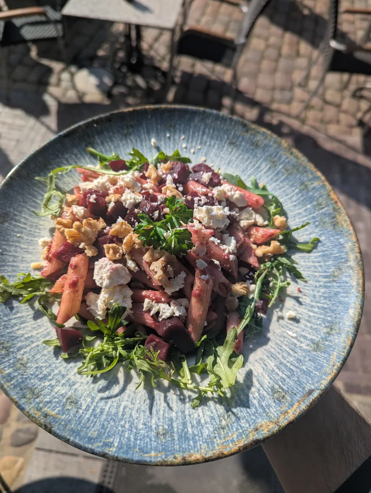 Pink Pasta mit cremiger Rote-Bete-Soße bei Kaspio